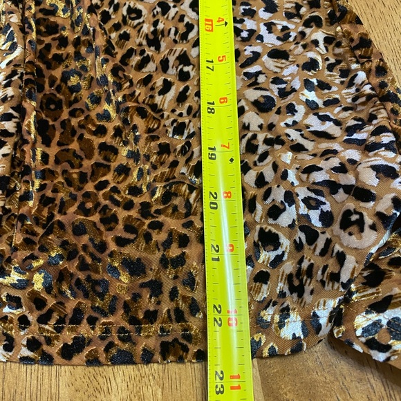 Cache Stretch Velvet Leopard Print Top Size Large - Picture 8 of 8